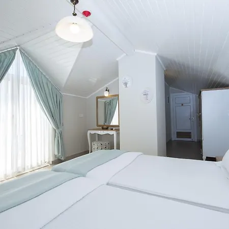 Beyaz Ev Bed & Breakfast