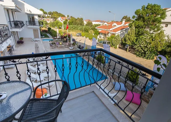 Beyaz Ev Oda ve Kahvaltı 4*