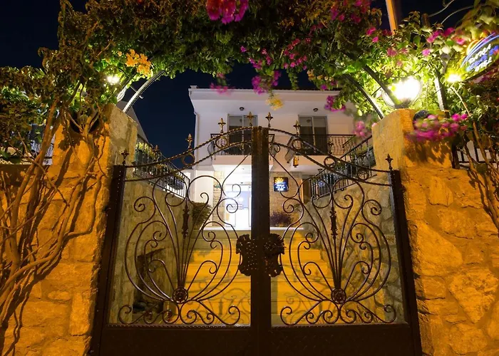 Oda ve Kahvaltı Beyaz Ev 4*