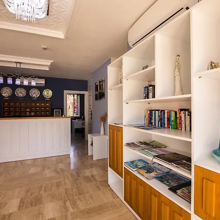 Beyaz Ev Bed & Breakfast 4*
