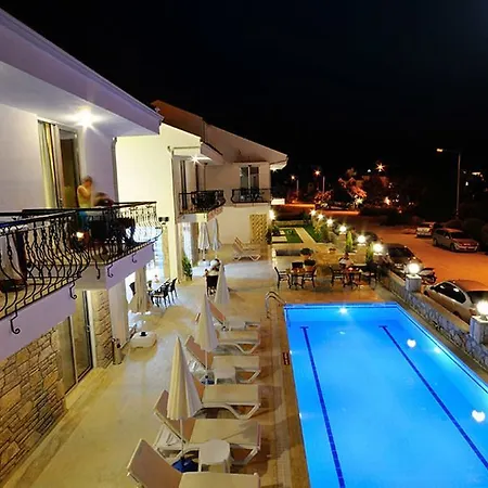 Beyaz Ev 4*