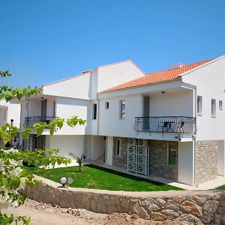 Oda ve Kahvaltı Beyaz Ev 4*